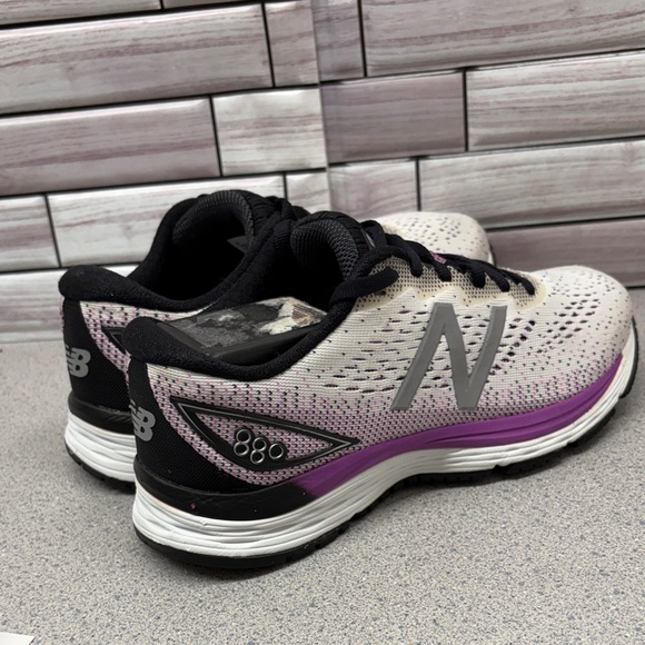 New Balance 880 Women’s size 6 in excellent con White l Purple Athletic Shoes - Picture 7 of 11